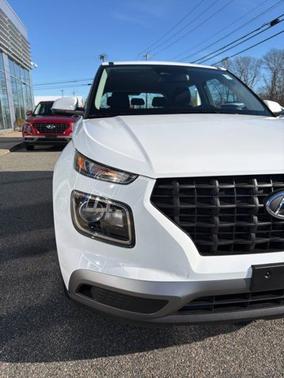 2025 Hyundai VENUE SE