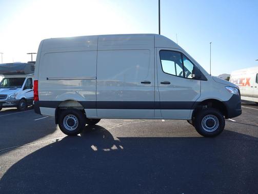2026 Mercedes-Benz Sprinter 2500 Standard Roof
