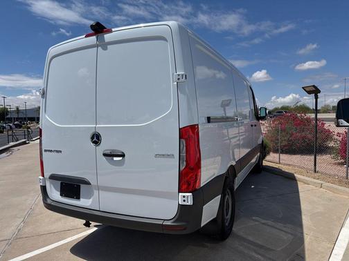2025 Mercedes-Benz Sprinter 2500 Standard Roof