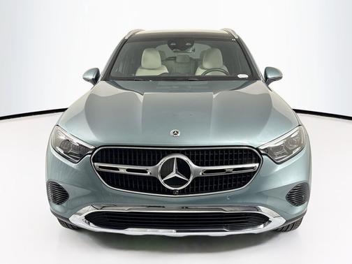 Verde Silver Metallic 2026 Mercedes-Benz GLC 300