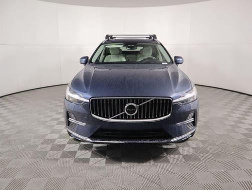 2023 Volvo XC60 B5 Ultimate Bright Theme