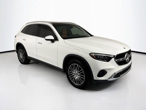 Polar White 2026 Mercedes-Benz GLC 300
