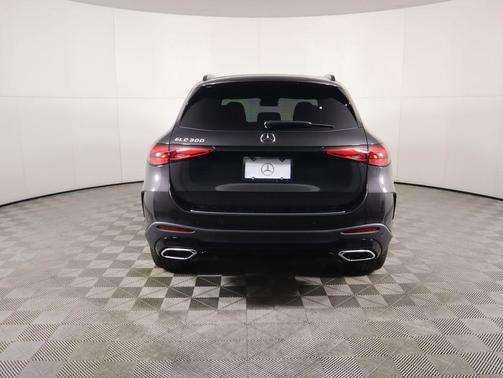 2026 Mercedes-Benz GLC 300 Base