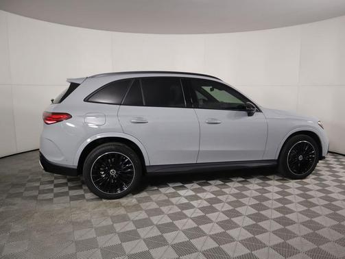 2026 Mercedes-Benz GLC 300 Base