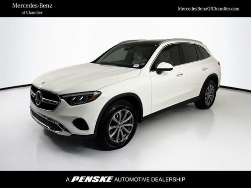 Polar White 2026 Mercedes-Benz GLC 300