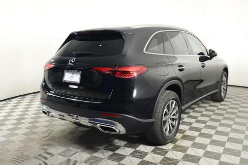 2025 Mercedes-Benz GLC 300 Base