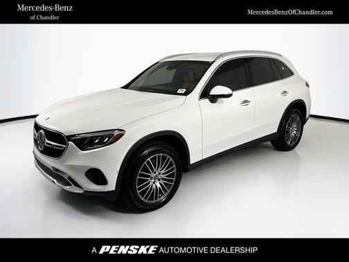 Polar White 2026 Mercedes-Benz GLC 300