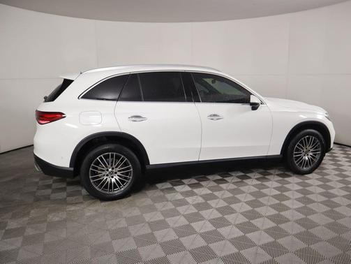 2026 Mercedes-Benz GLC 300 Base