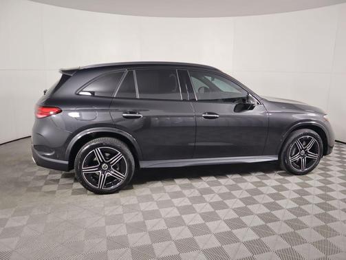 2025 Mercedes-Benz GLC 300 Base