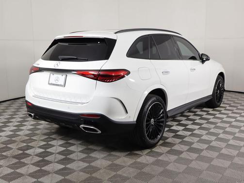 2026 Mercedes-Benz GLC 300 Base