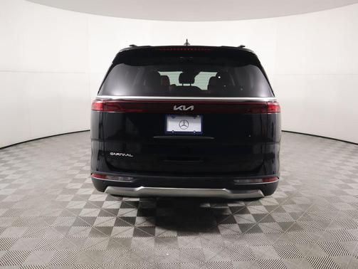 2024 Kia Carnival SX