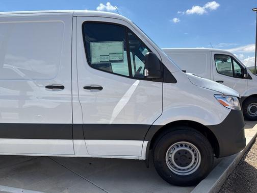 2025 Mercedes-Benz Sprinter 2500 Standard Roof