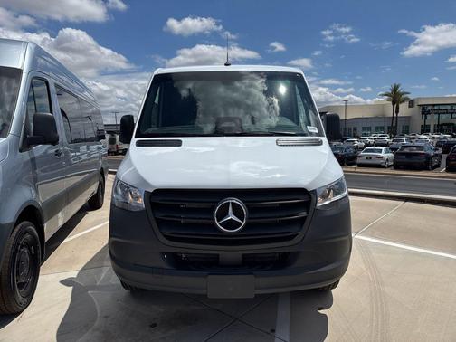 2025 Mercedes-Benz Sprinter 2500 Standard Roof