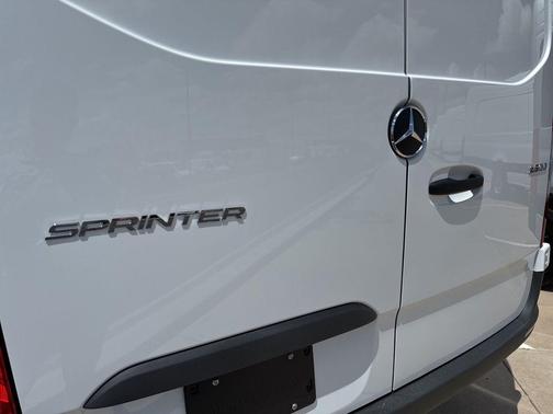 2025 Mercedes-Benz Sprinter 2500 Standard Roof