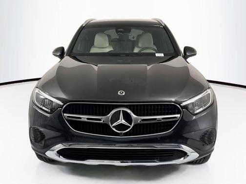 Graphite Grey Metallic 2026 Mercedes-Benz GLC 300