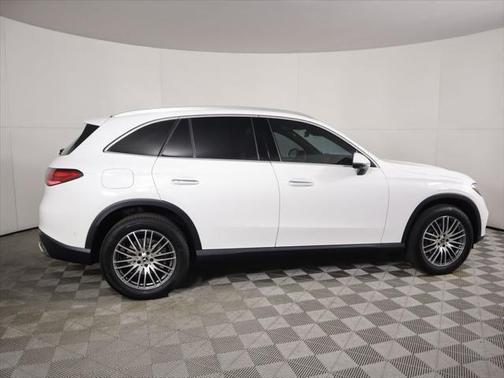 2026 Mercedes-Benz GLC 300 Base