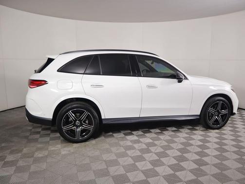 2026 Mercedes-Benz GLC 300 Base
