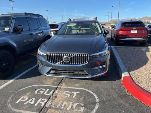 2023 Volvo XC60 B5 Ultimate Bright Theme
