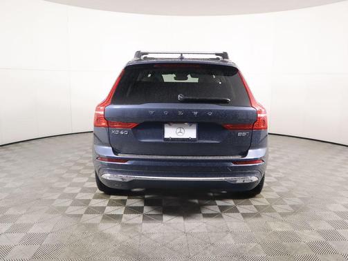 2023 Volvo XC60 B5 Ultimate Bright Theme