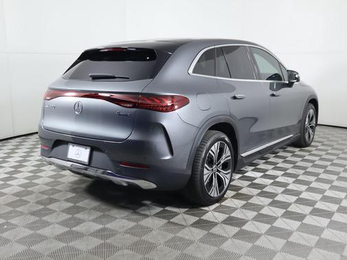 2026 Mercedes-Benz EQE 320 4MATIC