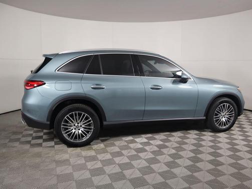 2026 Mercedes-Benz GLC 300 Base