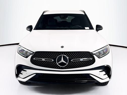 Polar White 2026 Mercedes-Benz GLC 300