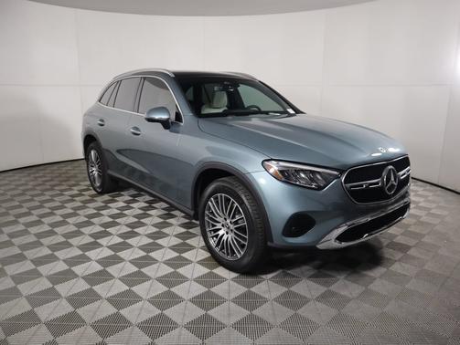 Verde Silver Metallic 2026 Mercedes-Benz GLC 300 Base