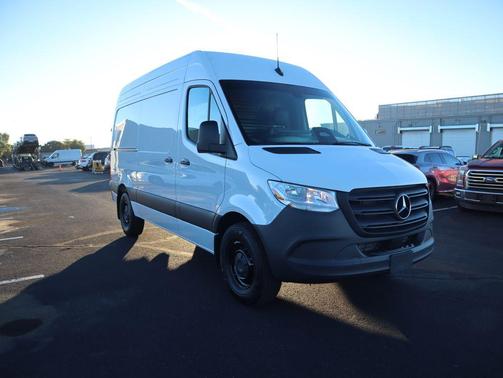 2025 Mercedes-Benz Sprinter 2500 Standard Roof