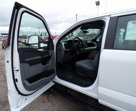Oxford White 2025 Ford F-250 XL