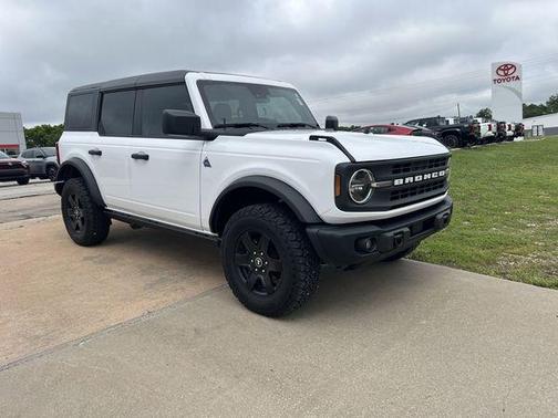 Oxford White 2024 Ford Bronco Black Diamond