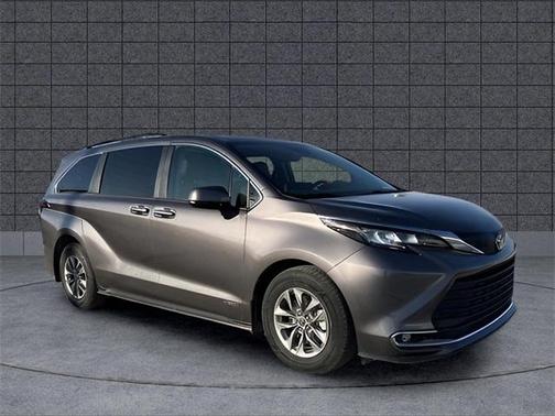 2021 Toyota Sienna XLE 7 Passenger