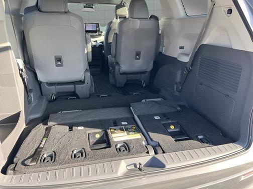 2021 Toyota Sienna XLE 7 Passenger