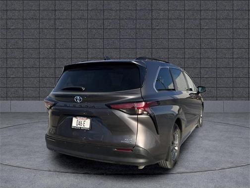 2021 Toyota Sienna XLE 7 Passenger