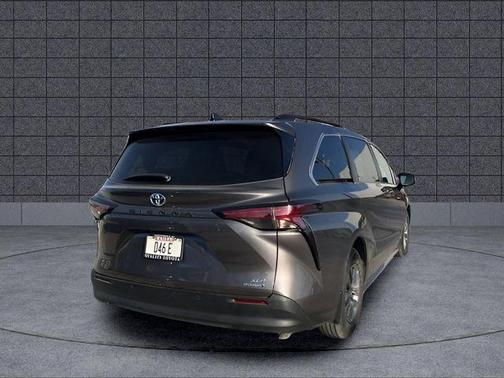 2021 Toyota Sienna XLE 7 Passenger