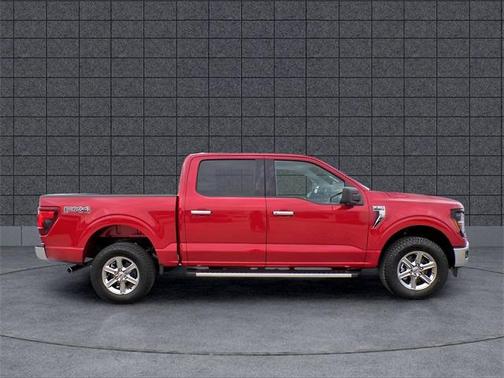 Rapid Red Metallic Tinted Clearcoat 2024 Ford F-150 XLT