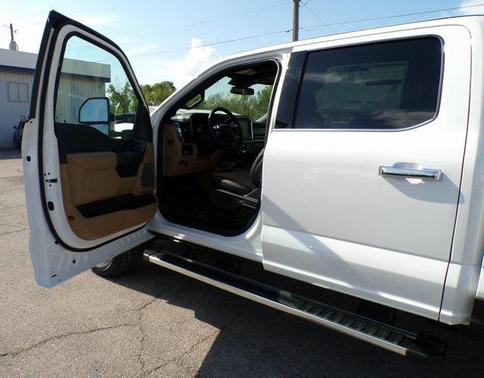 Star White Metallic Tri-Coat 2025 Ford F-250 Lariat