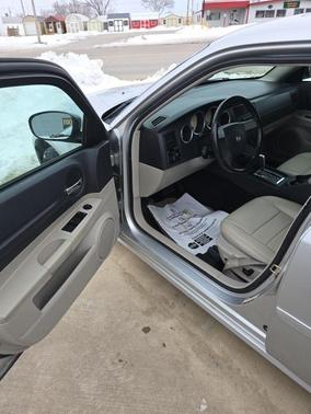 2005 Dodge Magnum SE