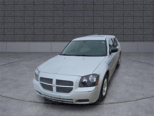 2005 Dodge Magnum SE