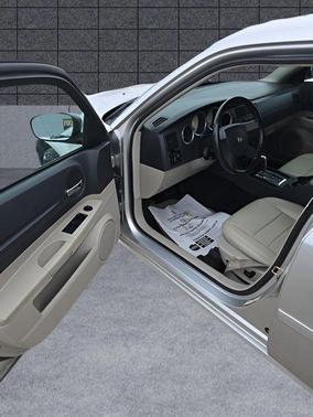 2005 Dodge Magnum SE