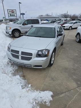 2005 Dodge Magnum SE