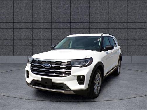 Star White Metallic Tri-Coat 2025 Ford Explorer Active