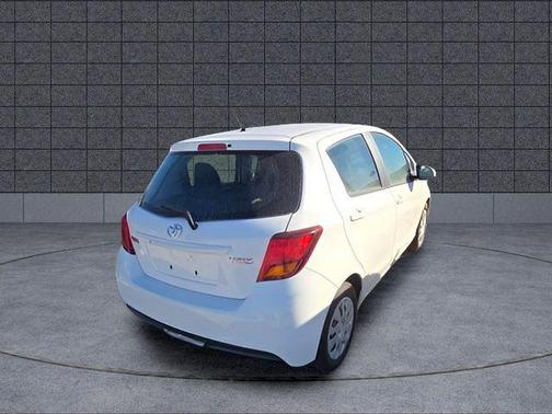 2015 Toyota Yaris L