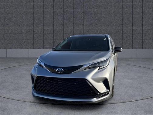 2021 Toyota Sienna XSE 7 Passenger