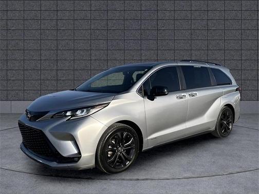 2021 Toyota Sienna XSE 7 Passenger