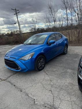 2020 Toyota Yaris Sedan LE