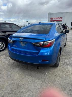 2020 Toyota Yaris Sedan LE