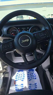 Bright White Clearcoat 2022 Jeep Gladiator Sport S