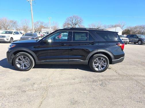2026 Ford Explorer Active w/200A Pkg