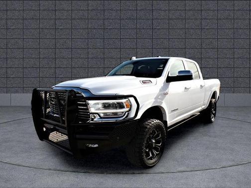 2022 RAM 2500 Laramie Crew Cab 4x4 6'4' Box