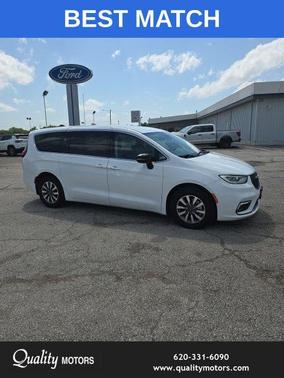 Bright White Clearcoat 2024 Chrysler Pacifica Hybrid Select